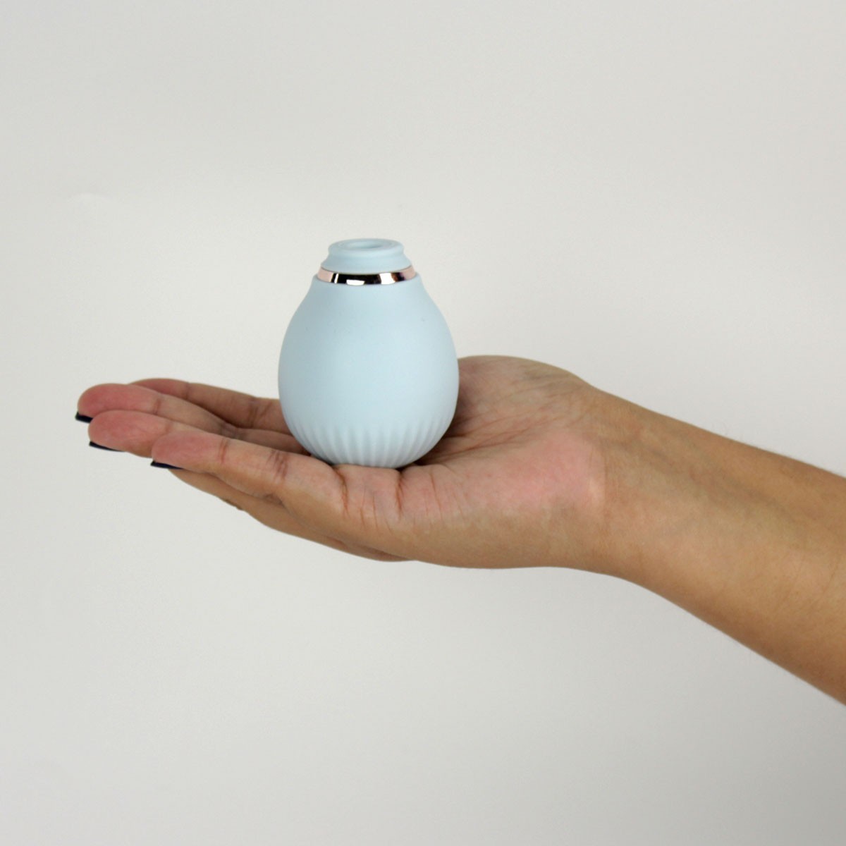 Estimulador Clitoriano Recarregável em Silicone com 10 Modos de Pulsação - Topo Toys Lily | Disponível em 3 Cores - 15