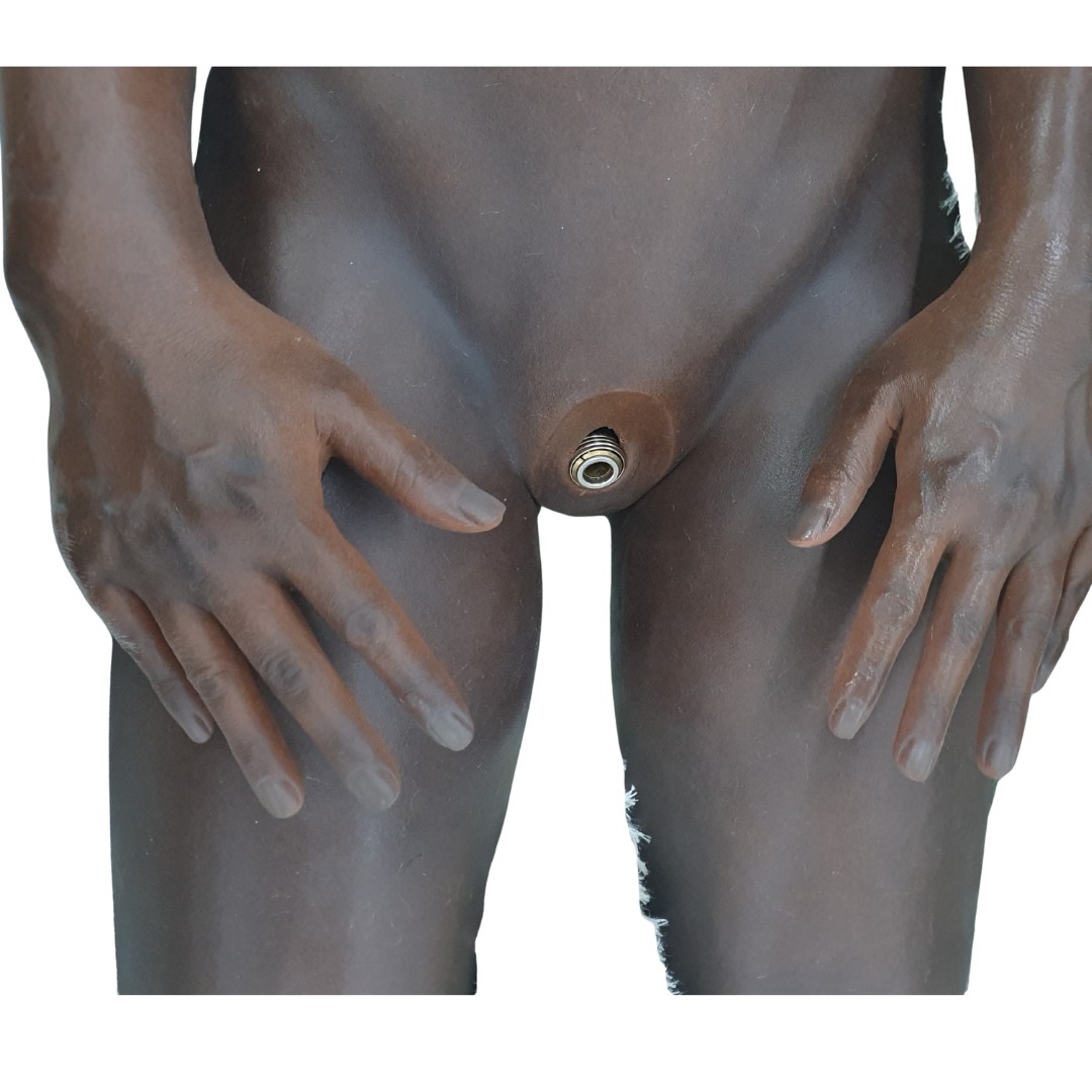 James - Boneco Realístico em Silicone com Cabelos Escuro, Olhos Castanhos, Pele Negra, Vértebras em Aço e Demais Acessórios - IronTech Doll | 52 kg e 1,70 Metros de Altura - 13