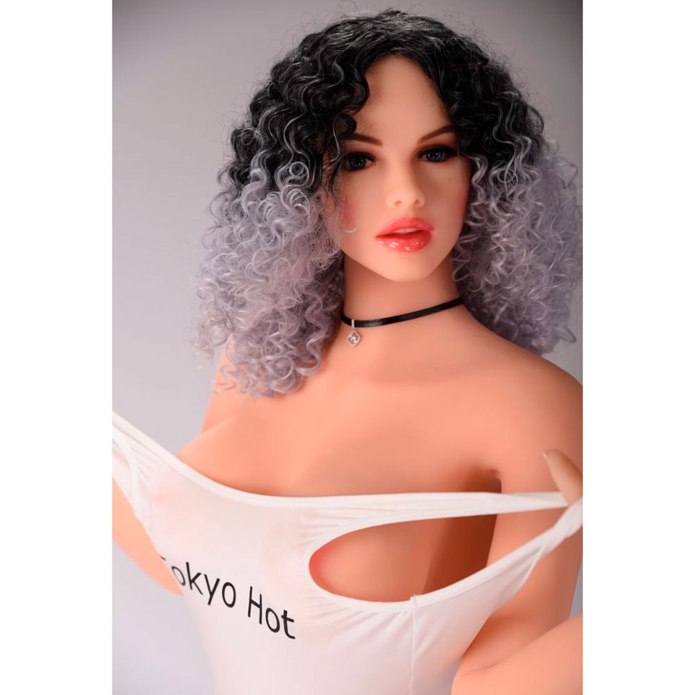 Jessie - Boneca Realística em TPE com Pele Branca, Cabelo Enrolado, Olhos Azuis, Seios Fartos, Vértebras em Aço e Acessórios - 53 Kg e 1,64 Metros de Altura - 6