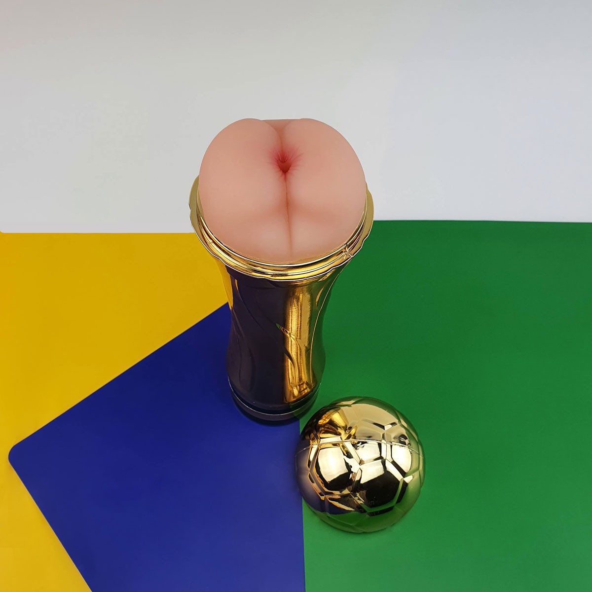 Masturbador Masculino em Formato de Troféu da Copa do Mundo com Ânus em TPE - Vip Mix Trophy Cup | 14 x 3,5 cm - 4