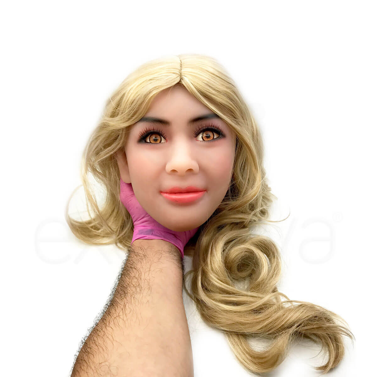 Paola - Boneca Realística em TPE com Pele Morena, Cabelos Loiros, Olhos Castanhos Claro, Seios Fartos, Vértebras em Aço e Acessórios - 34 Kg e 1,58 Metros de Altura - 10