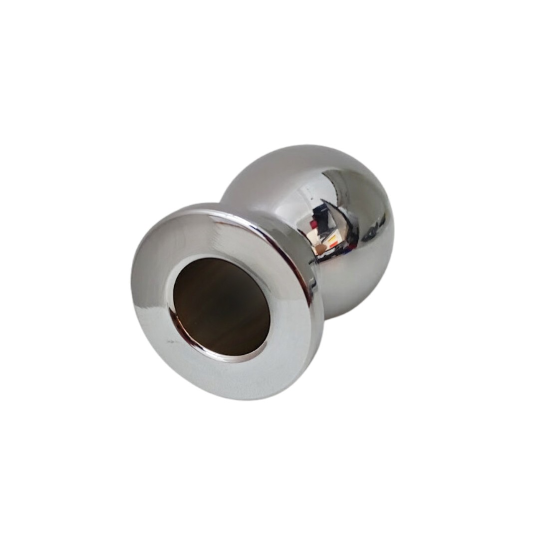 Plug Anal ''M'' Vazado em Aço Inoxidável Cromado - Sexy Import | 5,5 x 3,9 cm - 2