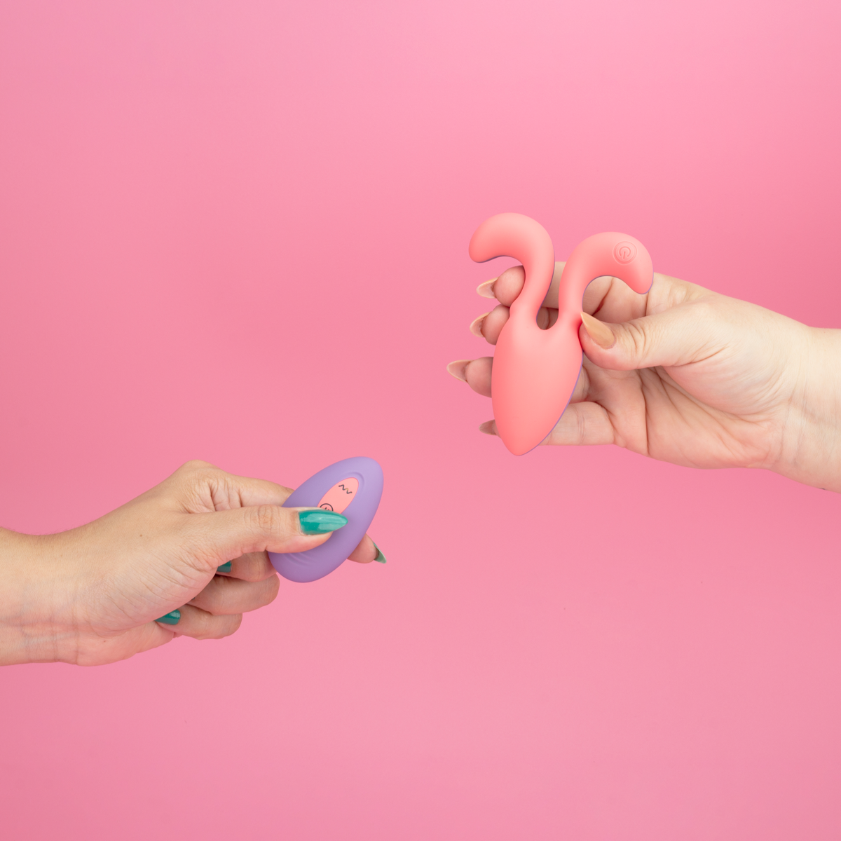 Plug Anal em Silicone com 10 Modos de Vibrações e Controle Remoto Sem Fio - Intt Toys Vibra Collors Plug Me | 8 x 3,7 cm - 5