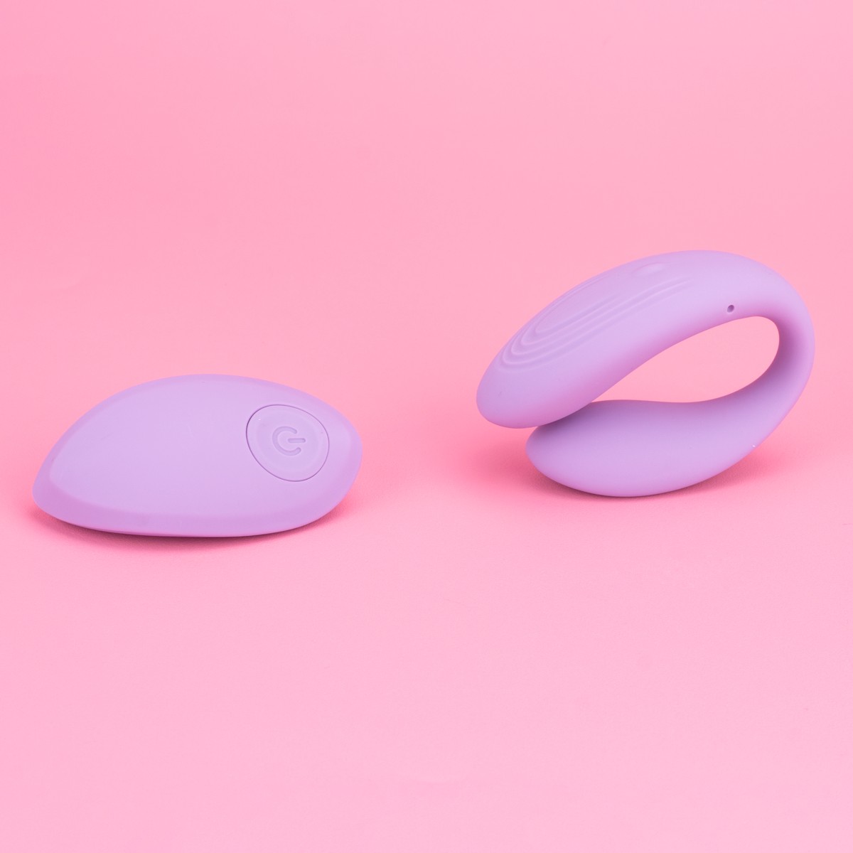 Vibrador para Casal Flexível em Silicone com 10 Modos de Vibração, Carregamento via USB e Controle Remoto Sem Fio - Exclusiva 2gether | Disponível em 5 Cores - 4