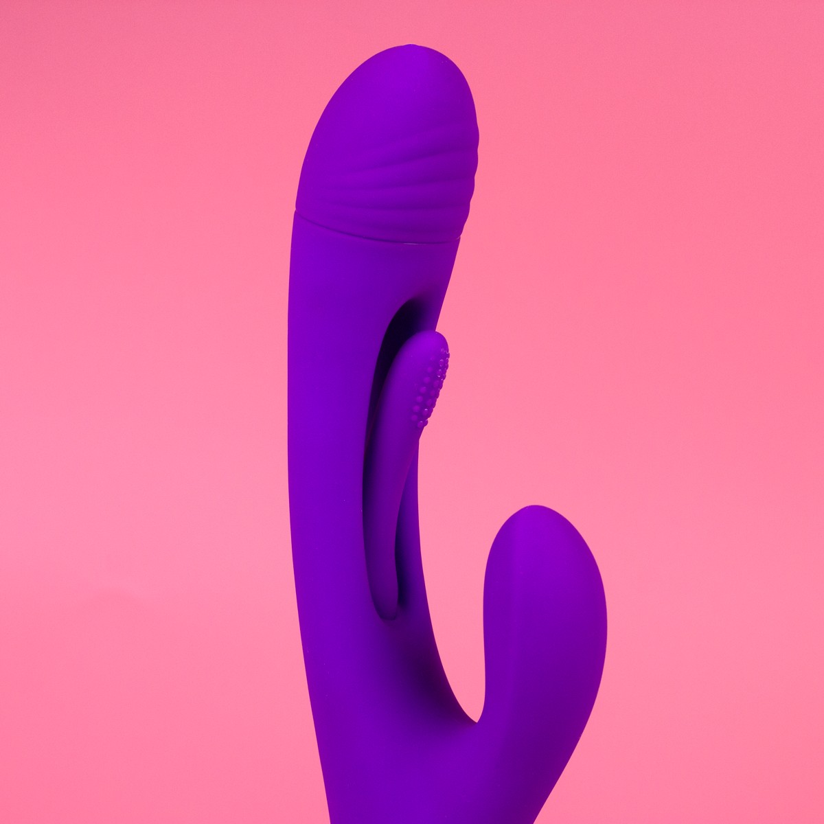 Vibrador Rabbit com Motor Triplo em Silicone com 7 Modos de vibração, 7 Movimentos de Língua e Recarregável - Exclusiva Anita | 14,5 x 4,2 cm - 3