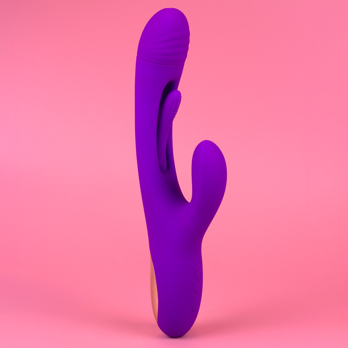 Vibrador Rabbit com Motor Triplo em Silicone com 7 Modos de vibração, 7 Movimentos de Língua e Recarregável - Exclusiva Anita | 14,5 x 4,2 cm - 4