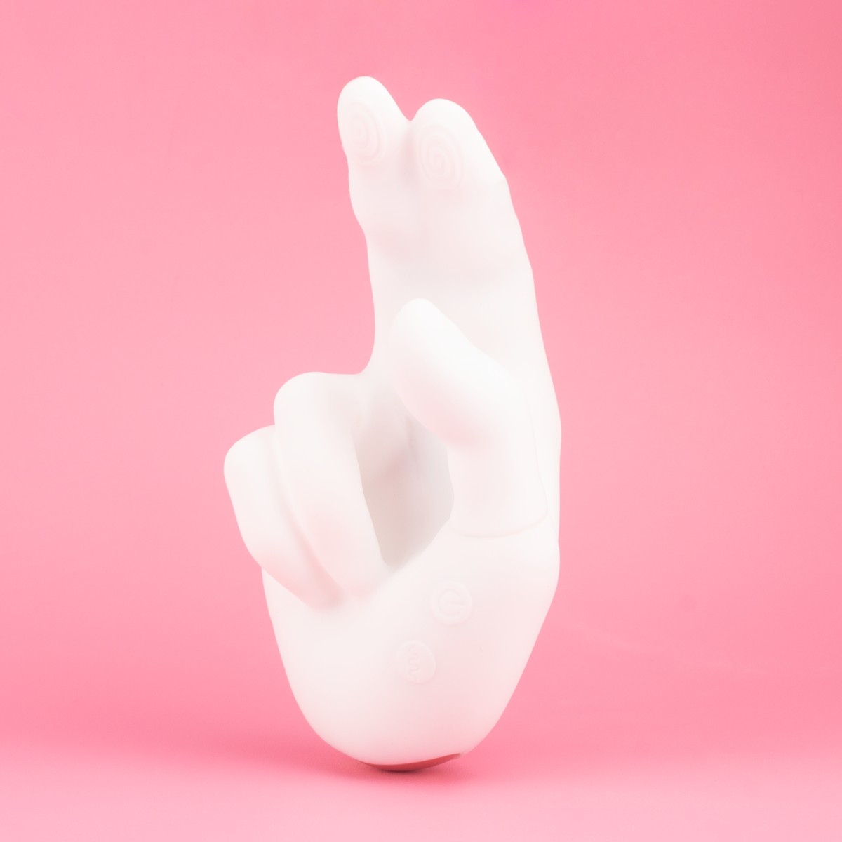 Vibrador em Formato de Mão em Silicone com 9 Vibrações, Movimentos de Vem Cá e Recarregável - Golden Right Hand - 4