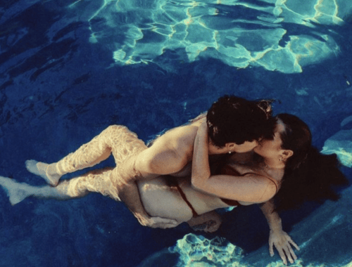 Posições sexuais na piscina